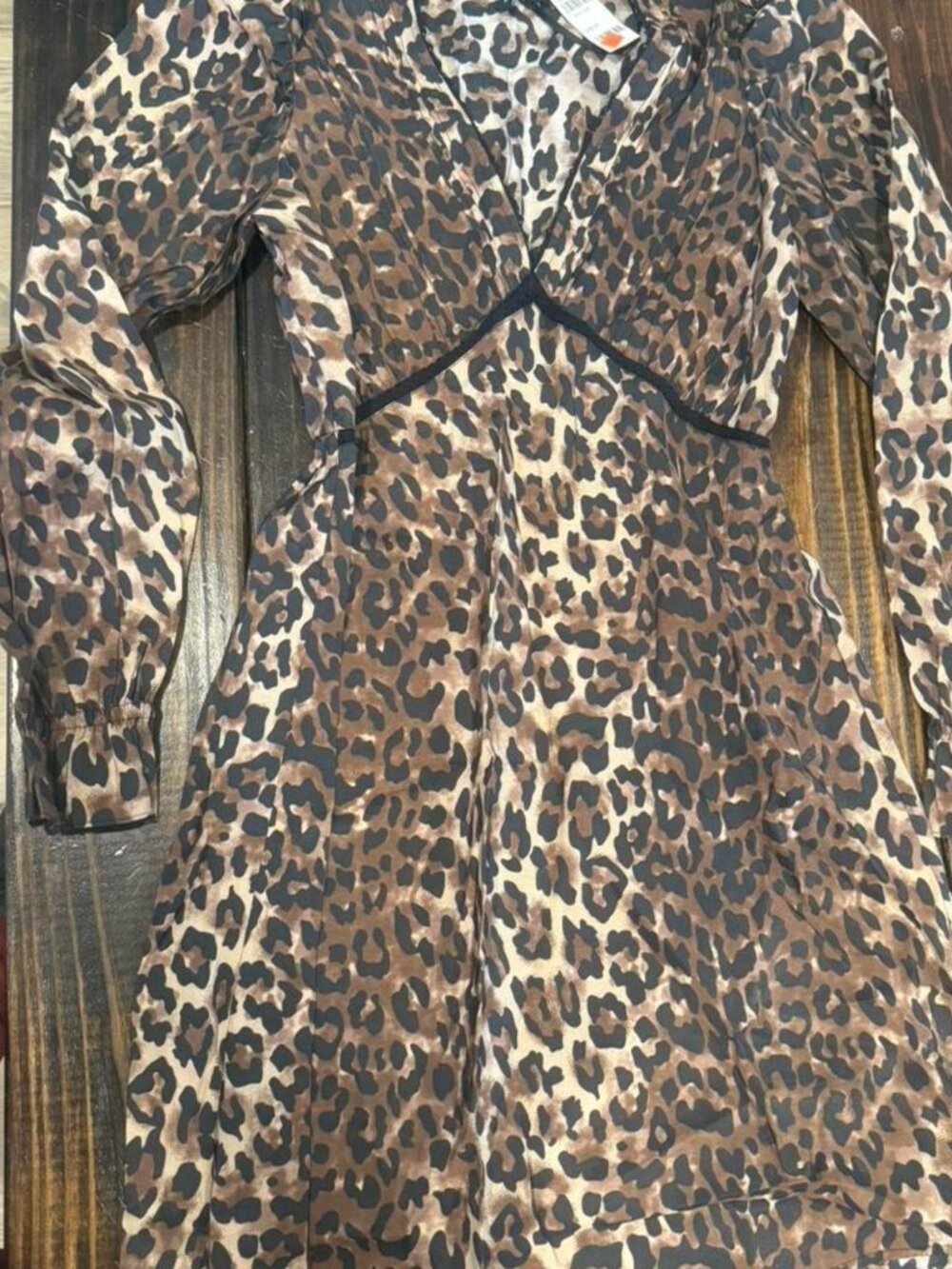 Vero Moda Women’s long sleeve leopard print dress